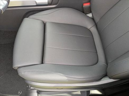 New 2026 Mercedes-Benz GLB 250 image 4