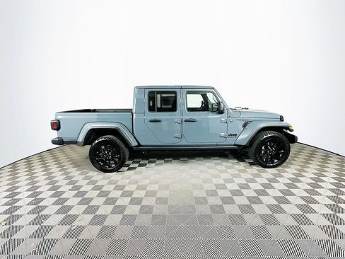 Certified 2025 Jeep Gladiator Overland AWD/4WD image 14