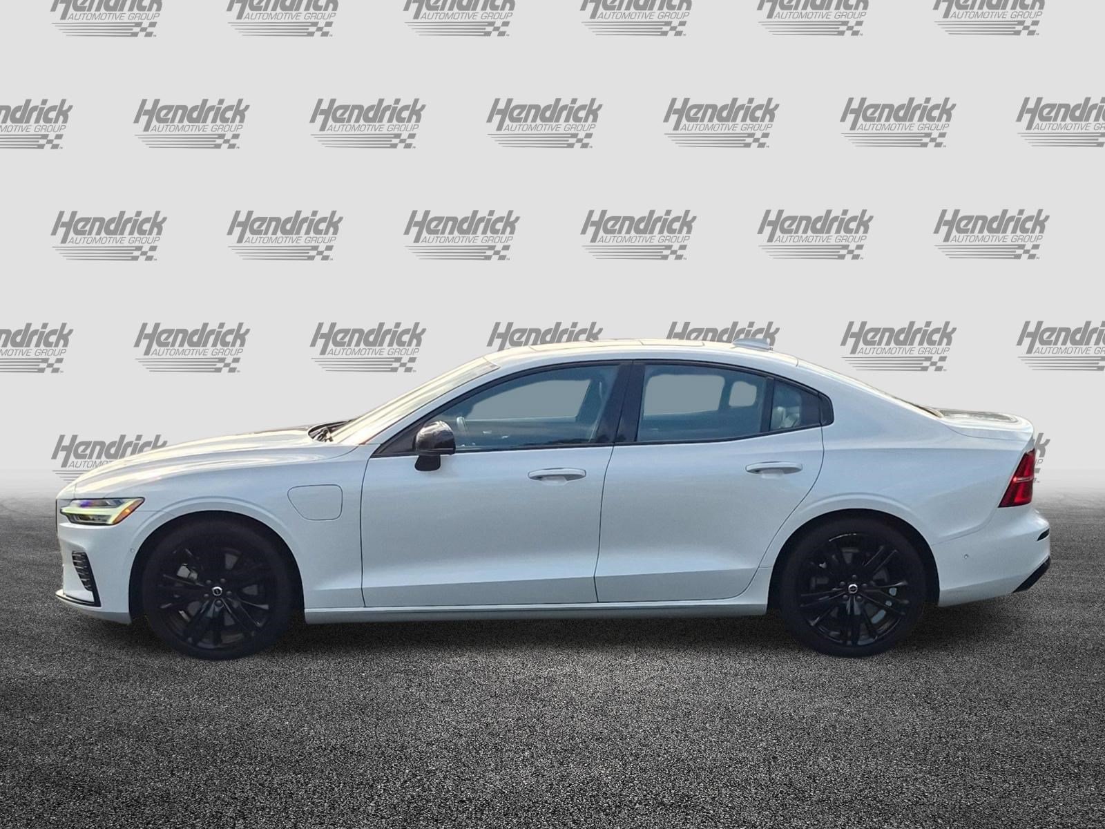 Used 2024 Volvo S60 T8 Ultimate AWD/4WD image 7