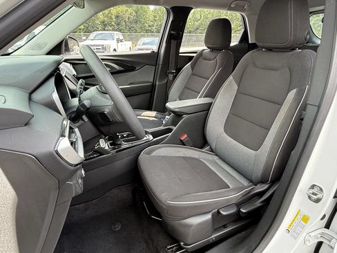 Used 2023 Chevrolet TrailBlazer LS FWD image 14