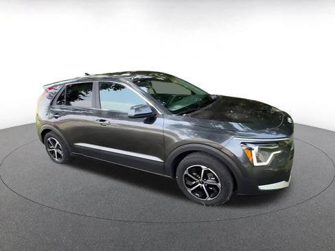Used 2026 Kia Niro LX FWD image 2