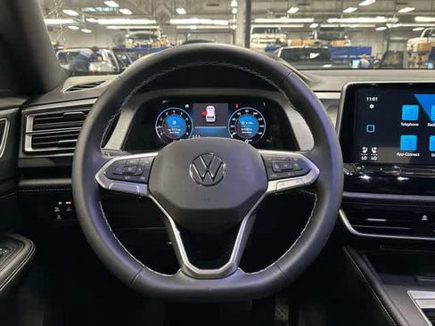Used 2024 Volkswagen Atlas Cross Sport SE FWD image 15