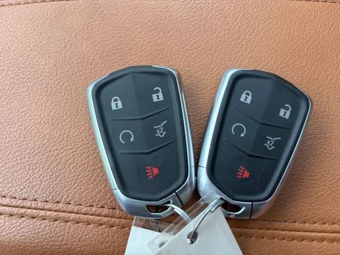 Used 2019 Cadillac XT4 Premium Luxury AWD/4WD image 21