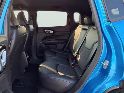 New 2026 Jeep Compass Latitude image 15