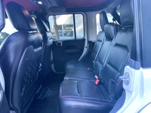 Used 2018 Jeep Wrangler Unlimited Rubicon AWD/4WD image 18