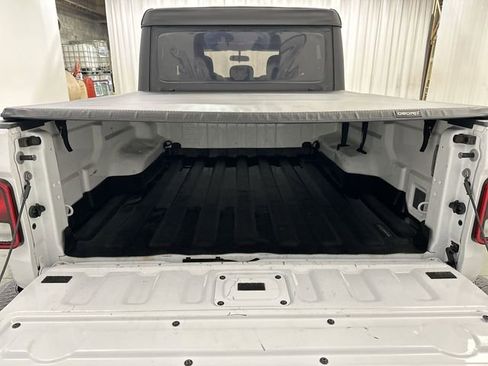 Used 2022 Jeep Gladiator Sport AWD/4WD image 22