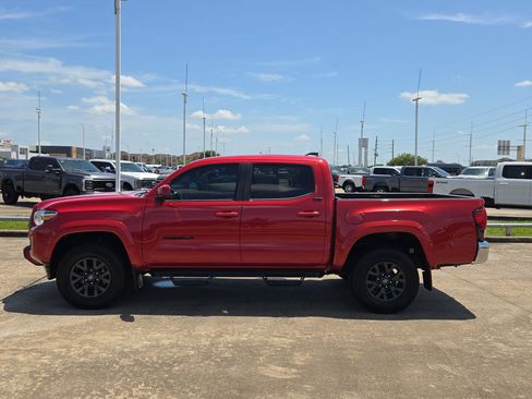 Used 2021 Toyota Tacoma SR5 RWD image 7