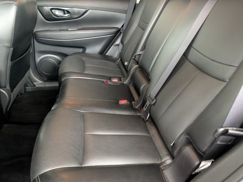 Used 2018 Nissan Rogue SL w/ Premium Package AWD/4WD image 10