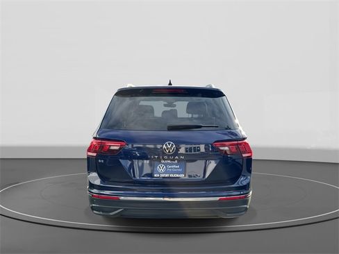 Certified 2022 Volkswagen Tiguan SE image 4