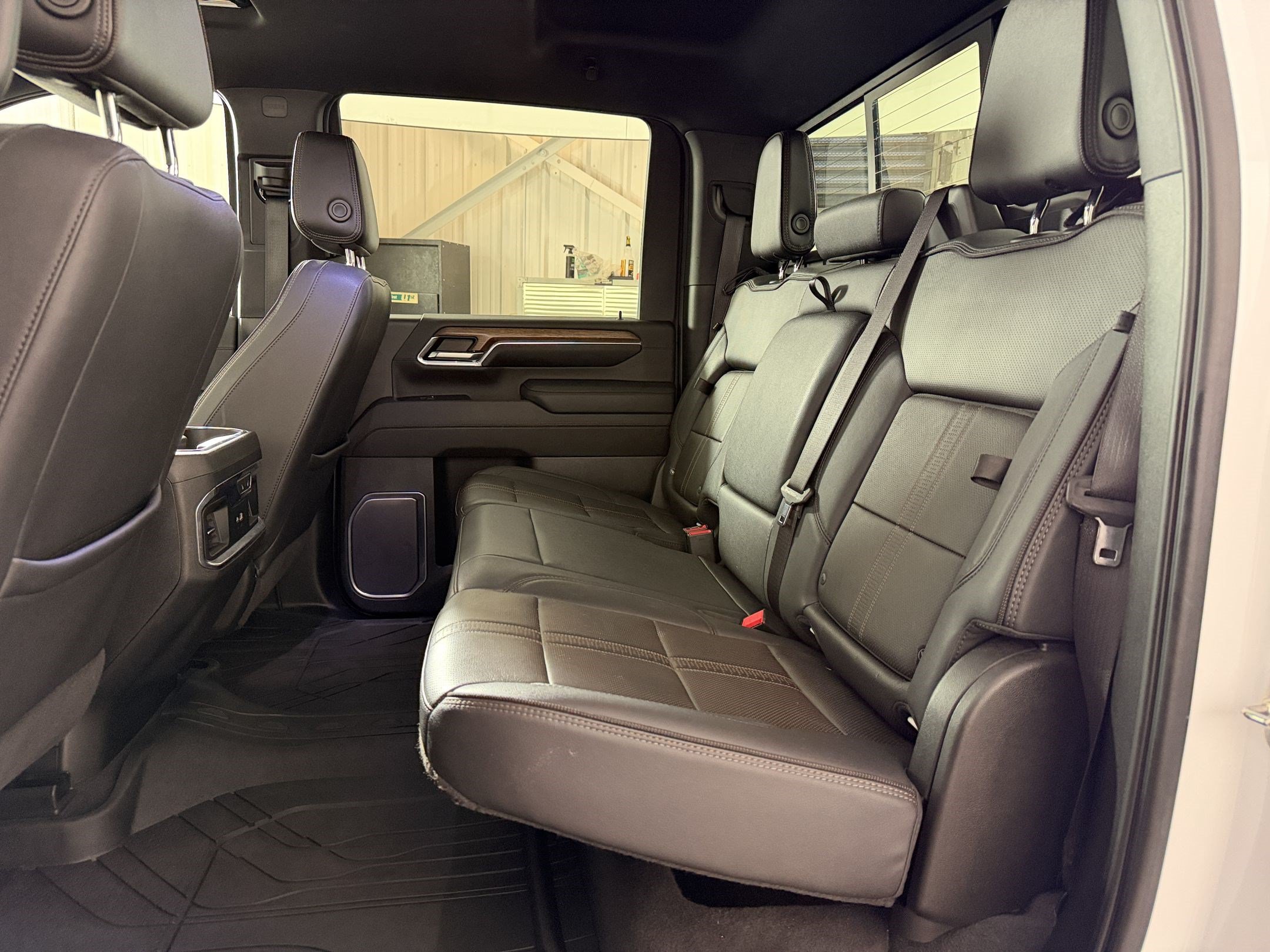 Used 2024 Chevrolet Silverado 2500 High Country w/ High Country Premium Package AWD/4WD image 24