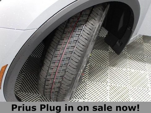 New 2026 Toyota Prius Plug-In Hybrid FWD image 10