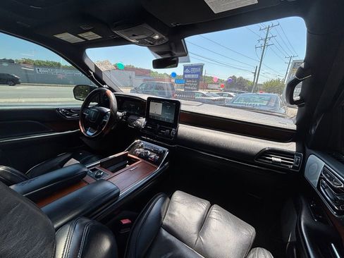 Used 2019 Lincoln Navigator L Reserve AWD/4WD image 15