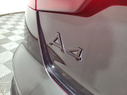 Used 2023 Audi A4 2.0T Premium Plus image 8