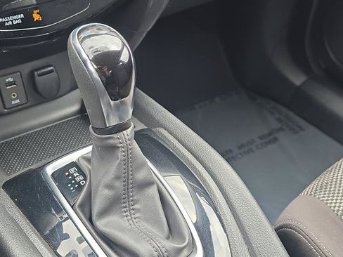 Used 2017 Nissan Rogue Sport SV AWD/4WD image 20