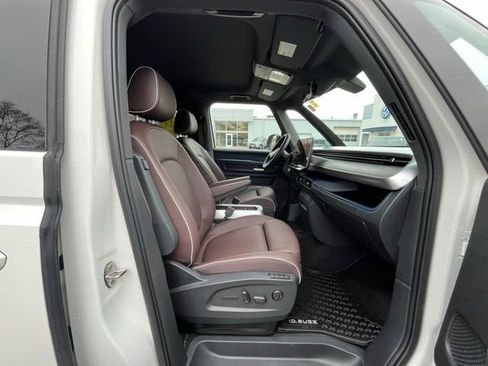 Certified 2025 Volkswagen ID. Buzz Pro S image 24