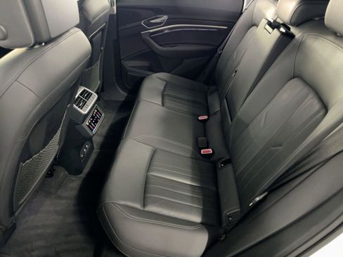 Used 2022 Audi e-tron Premium Plus w/ Premium Plus Package image 15