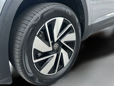 Used 2025 Volkswagen Atlas SE AWD/4WD image 34