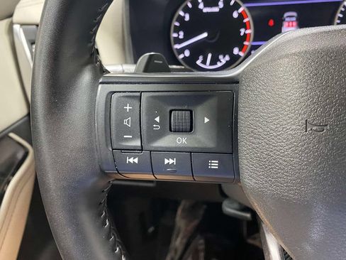 Used 2025 Nissan Rogue SV FWD image 23