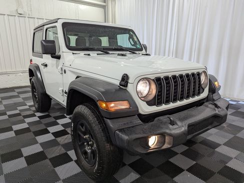 Used 2025 Jeep Wrangler Sport AWD/4WD image 5