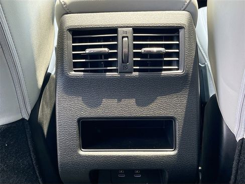 New 2025 Mitsubishi Outlander SE image 27