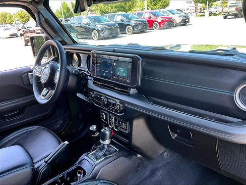 Used 2024 Jeep Wrangler High Altitude AWD/4WD image 14