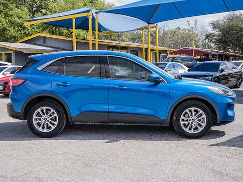 Used 2020 Ford Escape SE image 4