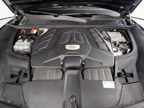 Certified 2020 Porsche Cayenne Turbo S image 40