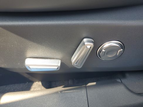 New 2026 Lincoln Nautilus Reserve AWD/4WD image 12