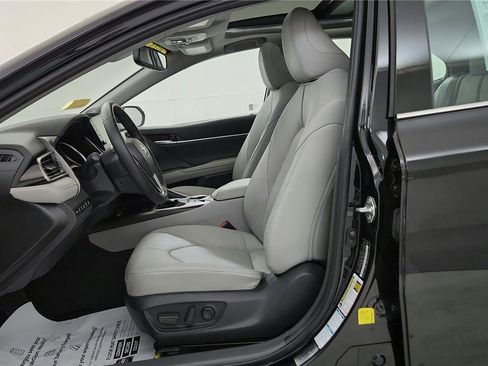 Used 2023 Toyota Camry XLE w/ Navigation Package image 25