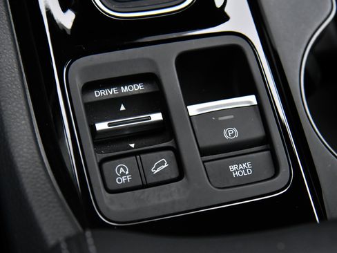 Used 2025 Honda Pilot EX-L image 30