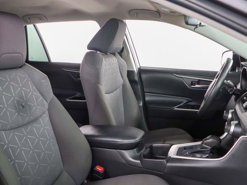 Used 2022 Toyota RAV4 XLE image 26