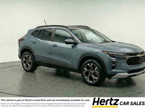 Used 2025 Chevrolet Trax LT w/ LT Convenience Package FWD image 1