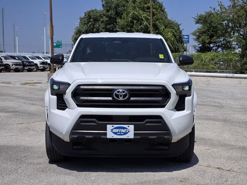 Used 2024 Toyota Tacoma SR RWD image 2