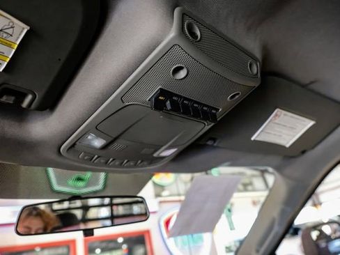 Used 2018 Ford F550 2WD Regular Cab Super Duty image 19