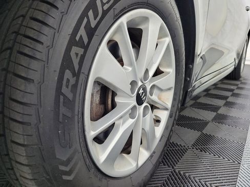 Used 2017 Kia Optima LX FWD image 31