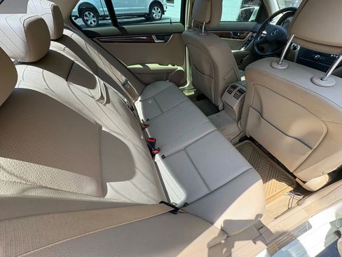 Used 2010 Mercedes-Benz C 300 Sedan image 18