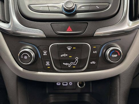 Used 2020 Chevrolet Equinox LT FWD image 28
