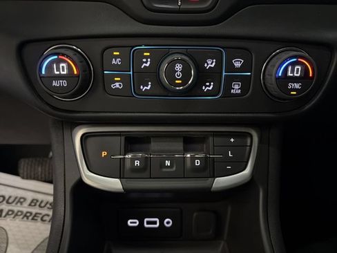 Used 2022 GMC Terrain SLE w/ Driver Convenience Package AWD/4WD image 19