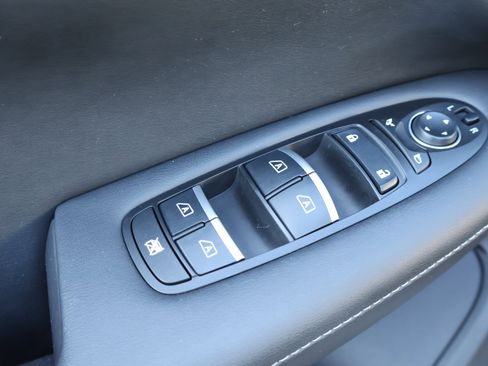 Certified 2023 INFINITI QX50 Luxe image 16