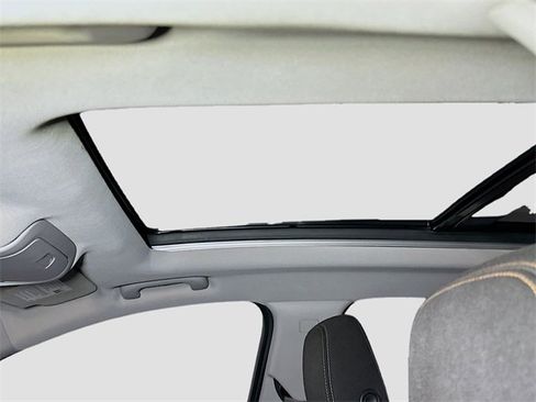 Used 2018 GMC Terrain SLE w/ Driver Convenience Package image 22