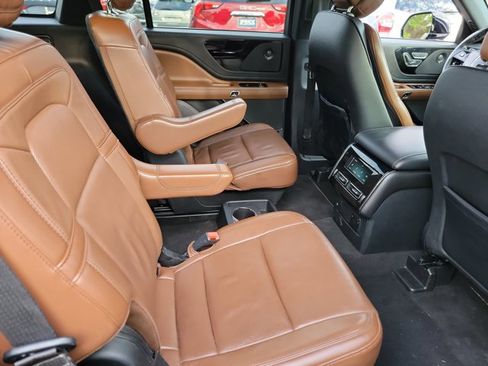 Used 2020 Lincoln Aviator Reserve w/ Elements Package Plus image 14