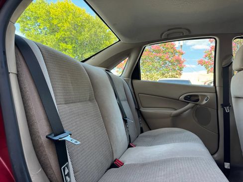 Used 2003 Ford Focus SE FWD image 27