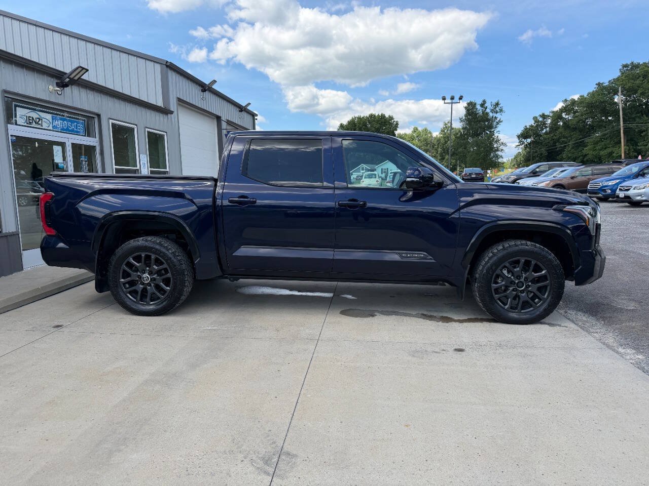 Used 2024 Toyota Tundra Platinum AWD/4WD image 11