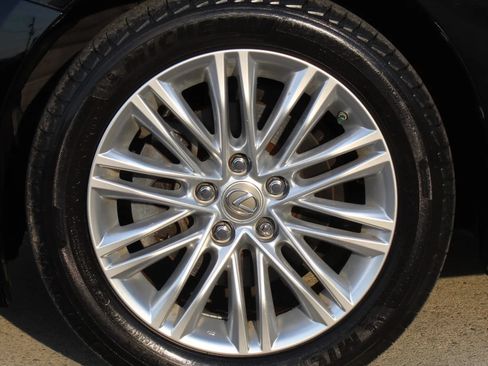 Used 2015 Lexus ES 350 w/ Luxury Package FWD image 9