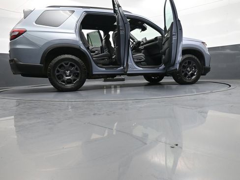 Certified 2024 Honda Pilot TrailSport image 50