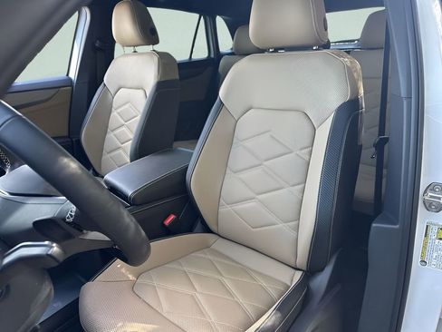 New 2026 Volkswagen Atlas Cross Sport SE AWD/4WD image 11