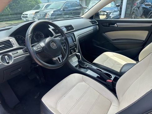 Used 2014 Volkswagen Passat 1.8T SE image 10