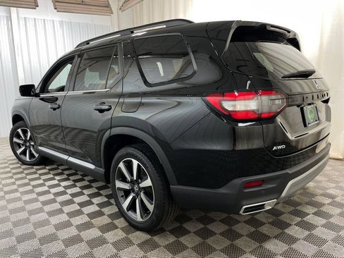 Used 2024 Honda Pilot Touring image 22