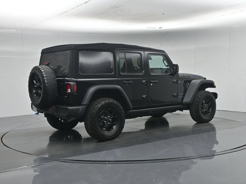 Used 2024 Jeep Wrangler Unlimited AWD/4WD image 28
