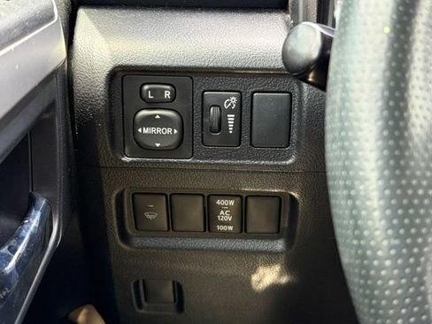Used 2015 Toyota 4Runner SR5 Premium AWD/4WD image 17
